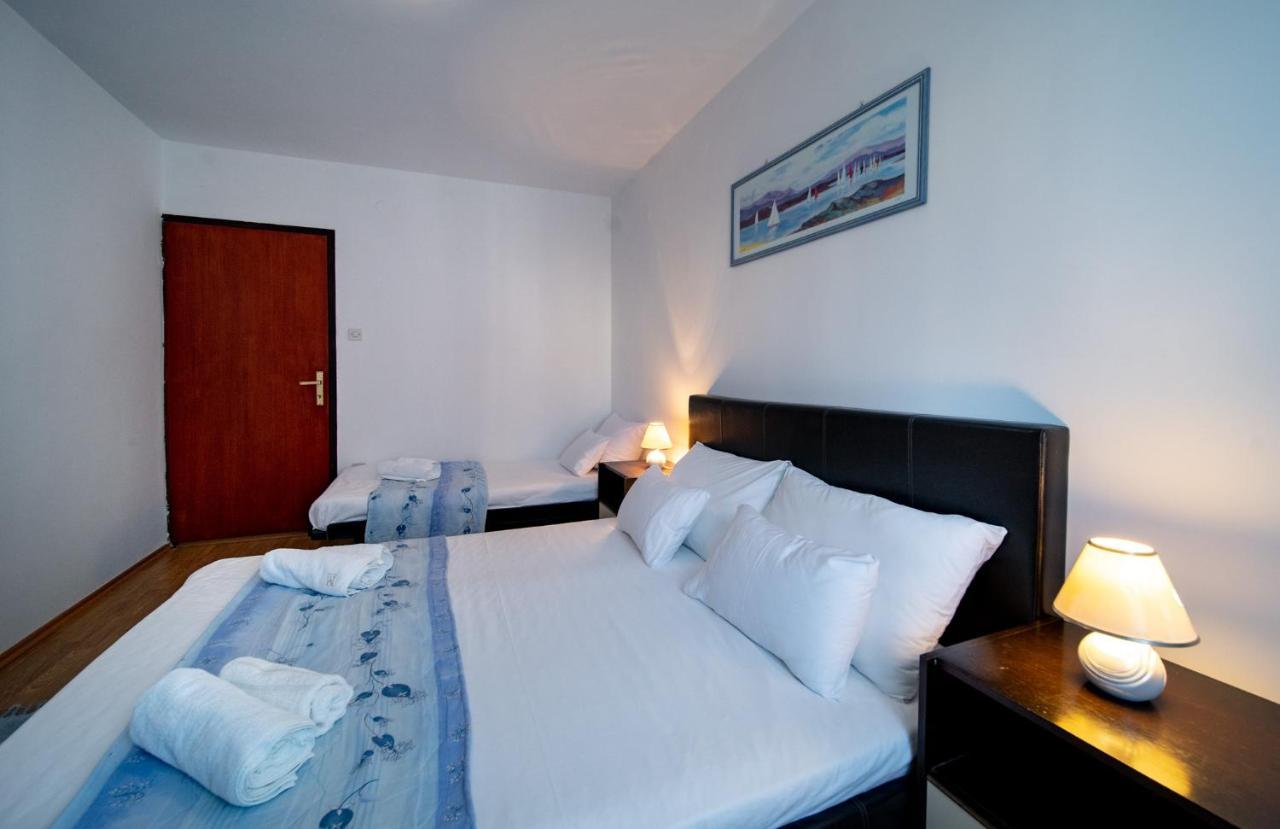Apartments Lazaric Lopar Esterno foto