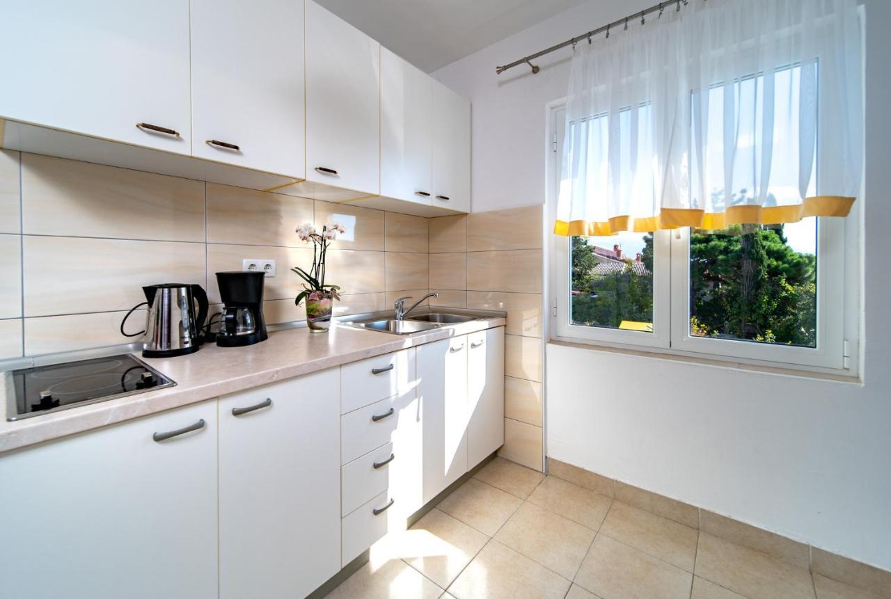 Apartments Lazaric Lopar Esterno foto