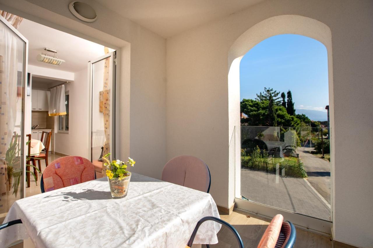 Apartments Lazaric Lopar Esterno foto