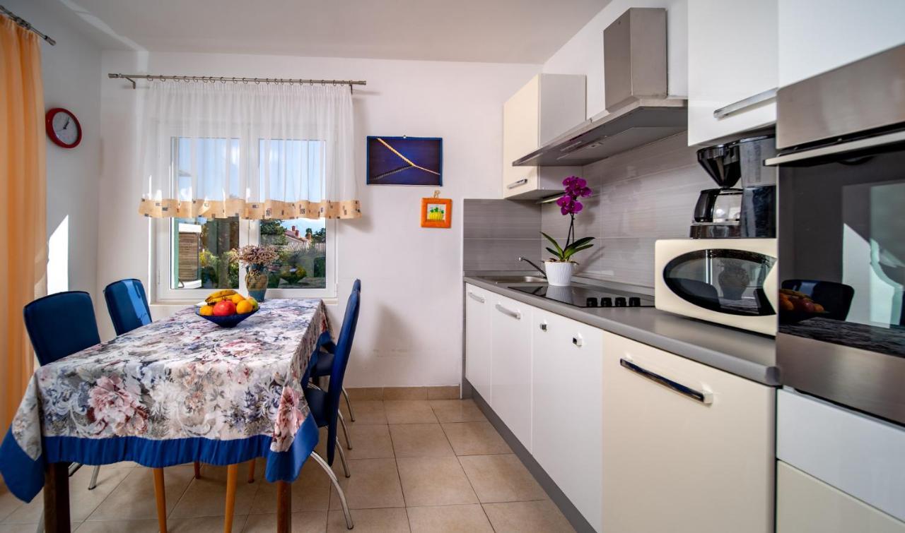 Apartments Lazaric Lopar Esterno foto