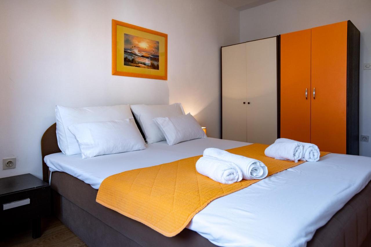 Apartments Lazaric Lopar Esterno foto